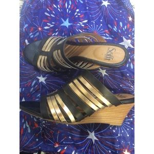 WEDGE SHOES BY SÖFTT🔸BLACK & METALLIC GOLD🔸